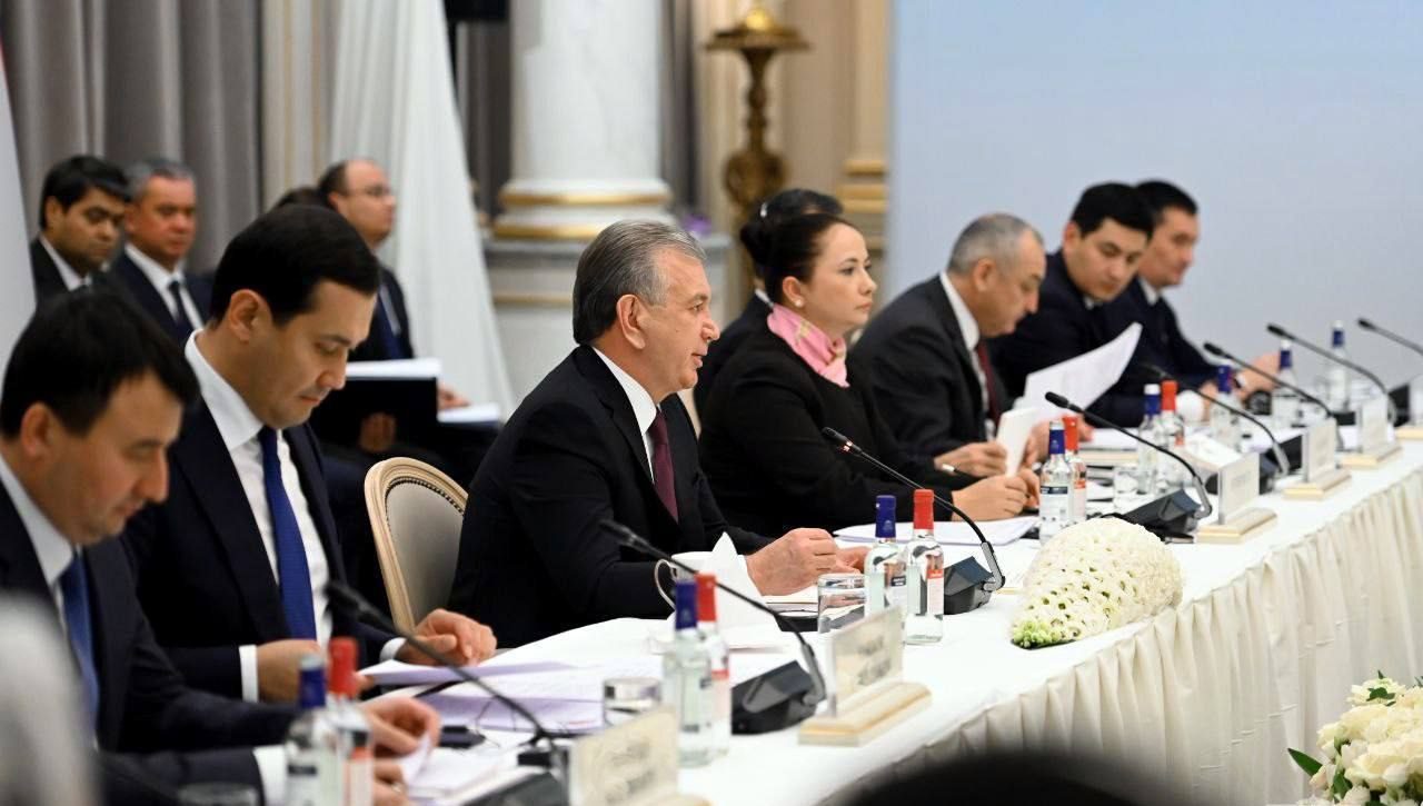 O‘zbekiston Prezidenti Fransiyaning yetakchi kompaniya va banklari rahbarlari bilan uchrashdi