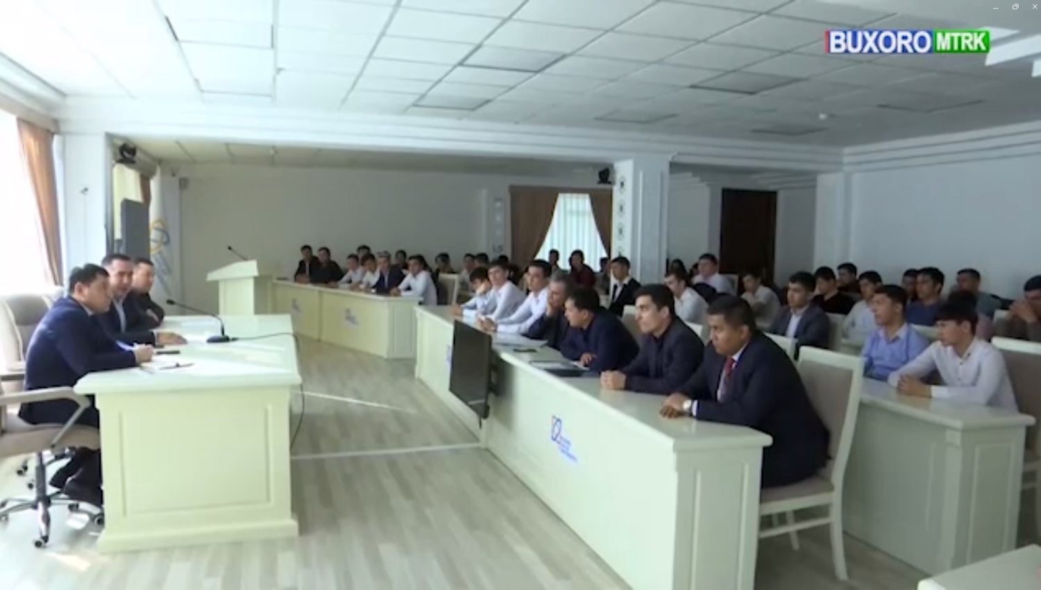 Yurtimizda 20-28 fevral kunlari "inson huquqlari haftaligi" deya e'lon qilingan edi. Shu munosabat bilan #Buxoro_davlat_universitetida "Inson huquqlari oliy qadriyat" mavzusida tadbir bolib otdi.