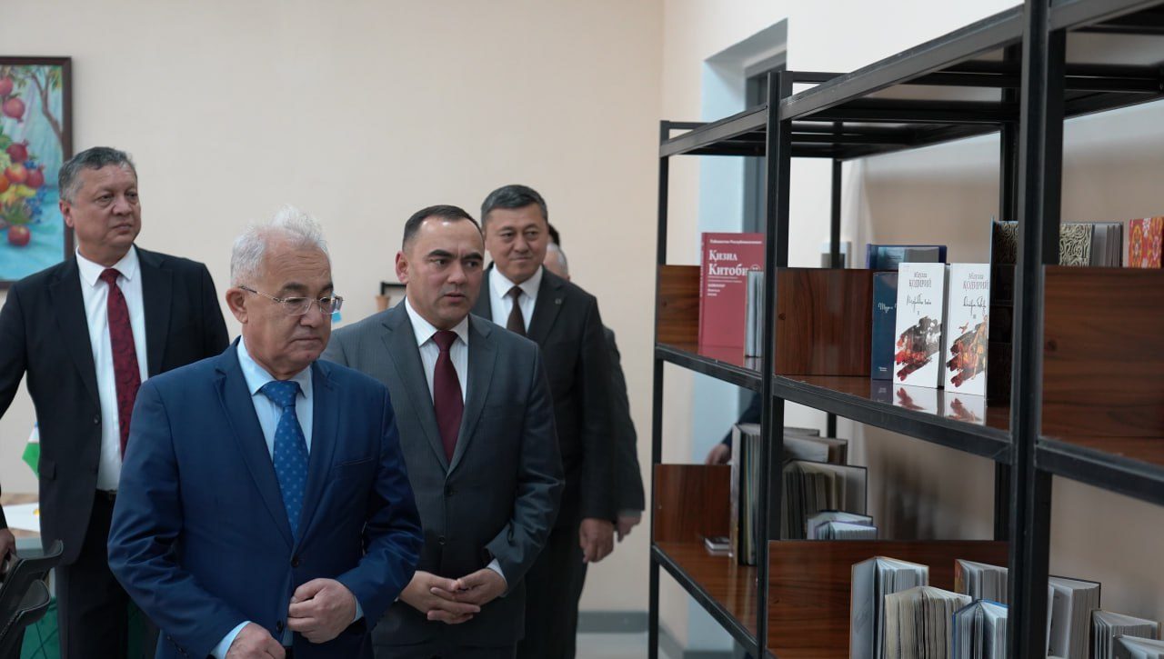 Akademik va yoshlar uchrashuvi: Akmal Saidov Termiz davlat universitetida