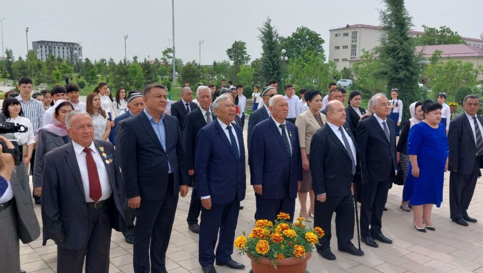 Hamid Olimjon va Zulfiyaxonim xotirasi yod etildi