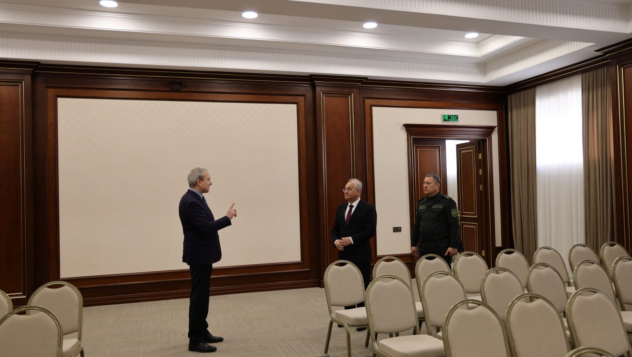 Akademik va yoshlar uchrashuvi