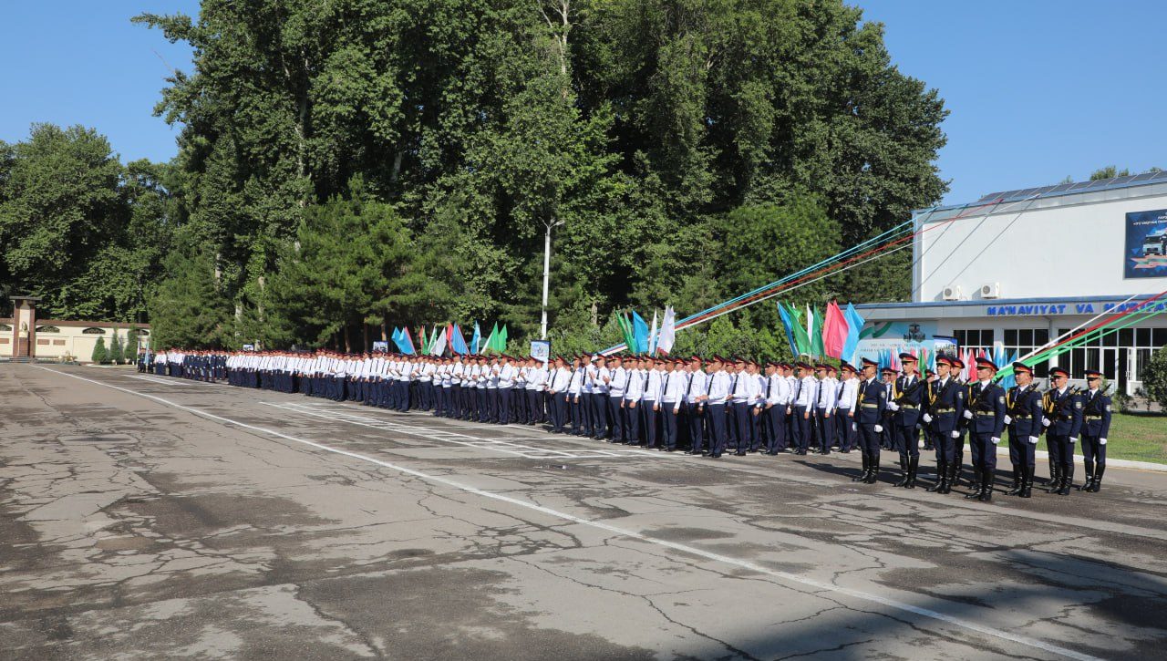AKMAL SAIDOV  FAVQULODDA VAZIYATLAR VAZIRLIGI AKADEMIYASI BITIRUVCHILARINING TANTANALI TADBIRIDA QATNASHDI