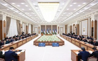 Иқтисодиётда юқори ўсишни таъминлаш ва аҳоли фаровонлигини ошириш бўйича устувор вазифалар белгиланди