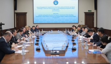 Oliy sud raisining birinchi o‘rinbosari Ikrom Muslimov Inson huquqlarini o‘rganish bo‘yicha Xitoy jamiyati Doimiy qo‘mitasi raisining o‘rinbosari Tsyan Tsyanguo boshchiligidagi delegatsiya bilan uchrashdi