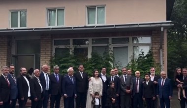 Chingiz Aytmatov uy-muzeyiga O‘zbekistonda nashr etilgan kitoblar taqdim etildi