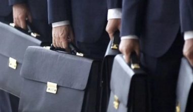 Мансабдор шахсларнинг қонунга хилоф қарори туфайли етказилган зарарни қоплаш тартиби белгиланди