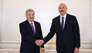 Presidents of Uzbekistan and Azerbaijan discuss implementation of high-level agreements
