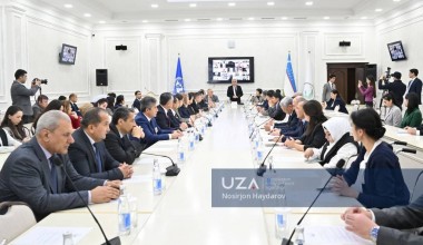 “Inson huquqlari himoyasi uchun” ko‘krak nishoni egalariga topshirildi