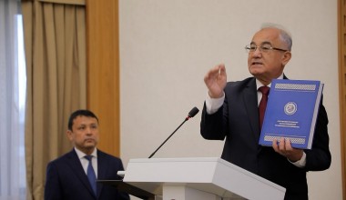 “Жаҳон конституциялари” ва “Шанхай ҳамкорлик ташкилотига аъзо давлатларнинг конституциялари” номли китоблар тақдимоти бўлиб ўтди.