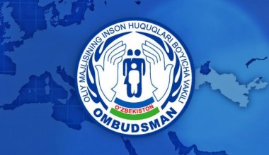 Ombudsman inson huquqlariga oid qonunchilikka rioya etilishi ustidan parlament nazoratini amalga oshiradi