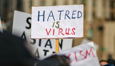 Гутерриш: расизм остается глобальной угрозой и стремительно распространяется в цифровой среде