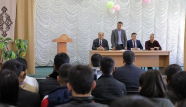 Қорақалпоғистон Республикаси юридик техникумида “Инсон ҳуқуқлари – олий қадрият” мавзусида “Судья ва ёшлар” учрашуви бўлиб ўтди. Унда Қорақалпоғистон Республикаси суди раиси К. Тарихов, Қорақоалпоғистон Республикаси маъмурий суди раиси А. Нурлипесов ва бошқалар иштирок этди.