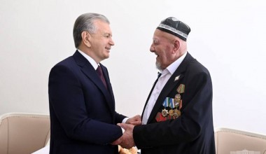 Шавкат Мирзиёев навестил ветеранов войны
