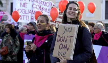 Тарихий қадам: Италияда аёлларни хўрлаганлар умрбод қамалади