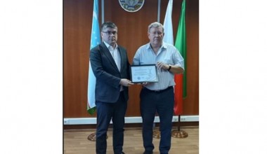 Татаристонлик экспертга Ўзбекистон Конституциявий комиссия раиси миннатдорлик мактуби топширилди