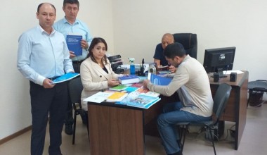  Markaz tomonidan Davlat va huquq institutiga huquqiy adabiyotlar taqdim etildi